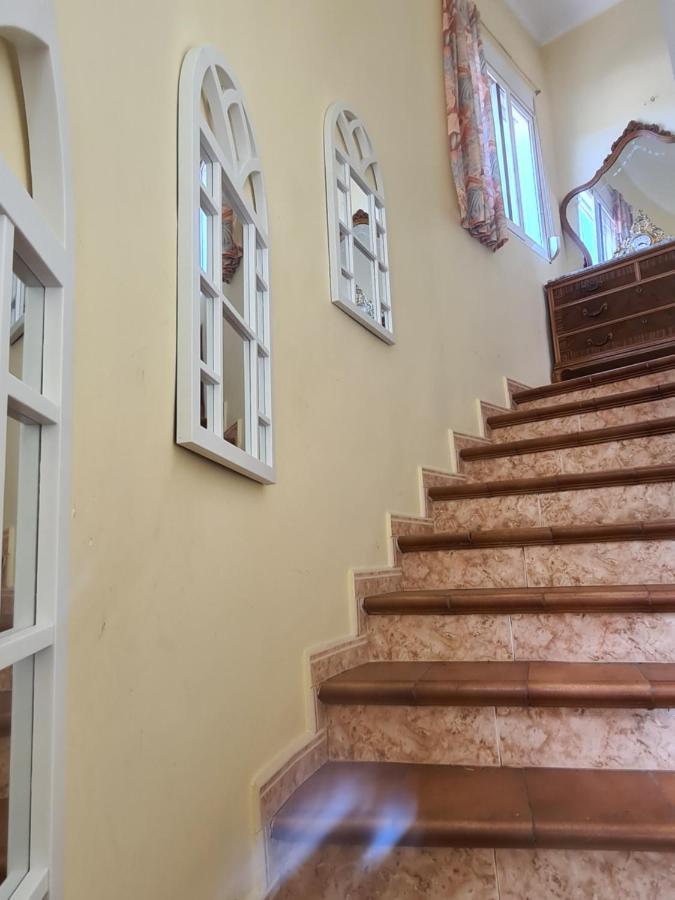 Chateau Angelique Villa Montroy Exteriör bild